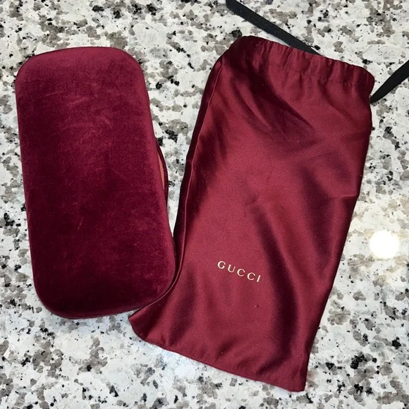 Beautiful classic Gucci glasses. The signature red, green and black colors - Picture 2 of 8